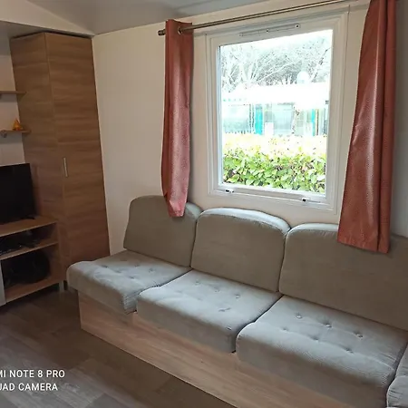 Mobilhome 3 Chbres 2 Sde 2 Wc Lv Ll Tv Clim Confort Gastes