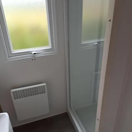 Mobilhome 3 Chbres 2 Sde 2 Wc Lv Ll Tv Clim Tout Confort Gastes
