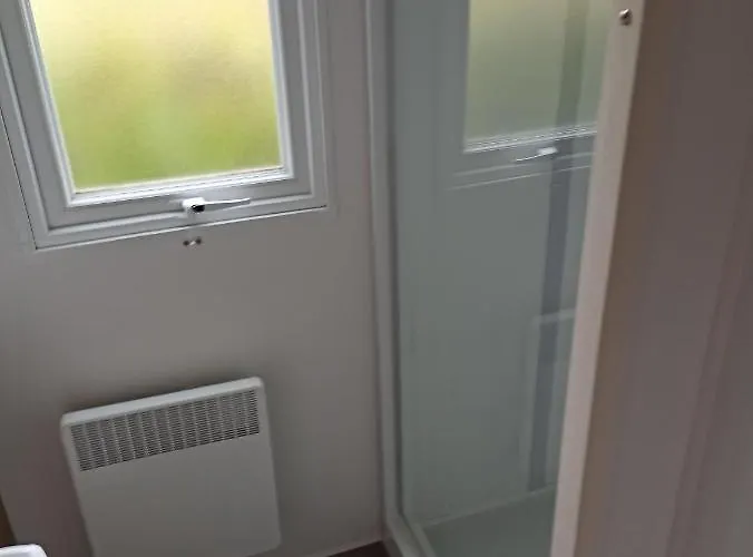 Mobilhome 3 Chbres 2 Sde 2 Wc Lv Ll Tv Clim Confort Gastes